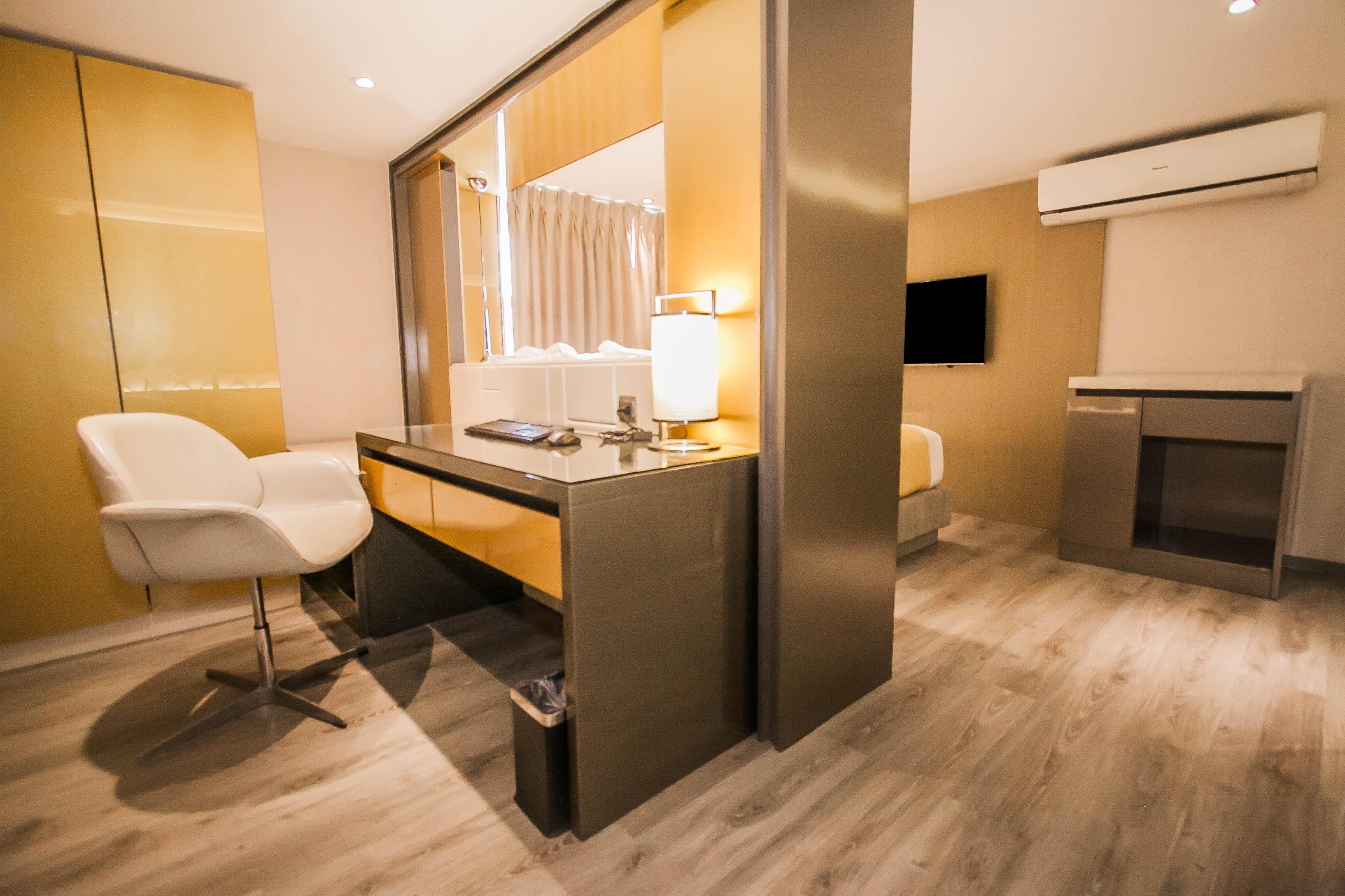Hotel Xyz Tacloban Bagian luar foto
