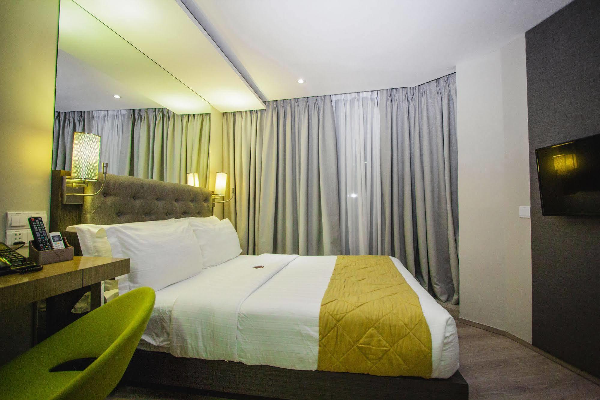 Hotel Xyz Tacloban Bagian luar foto