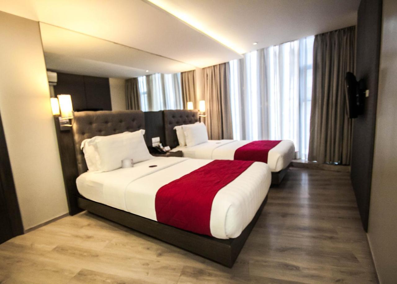 Hotel Xyz Tacloban Bagian luar foto